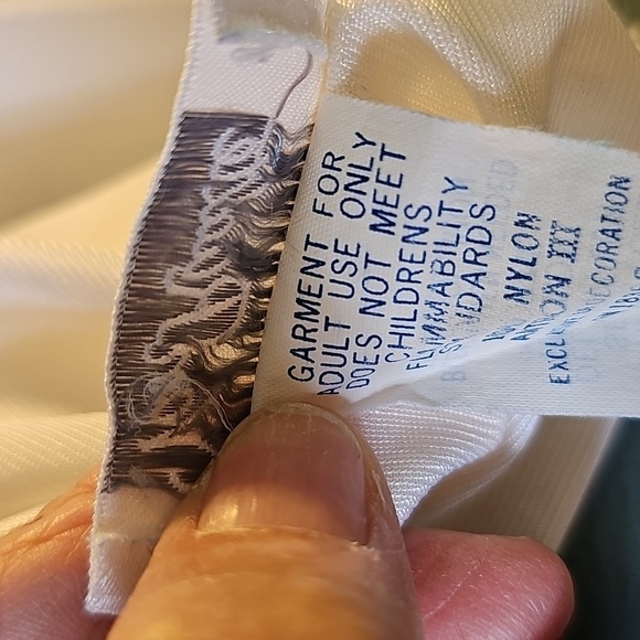 Elegant White Lace Trim Slip By RAALTE Made In USA Size 14/36. - Picture 6 of 7